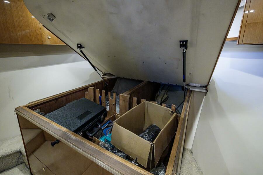 48' 2003 Viking 48 Convertible