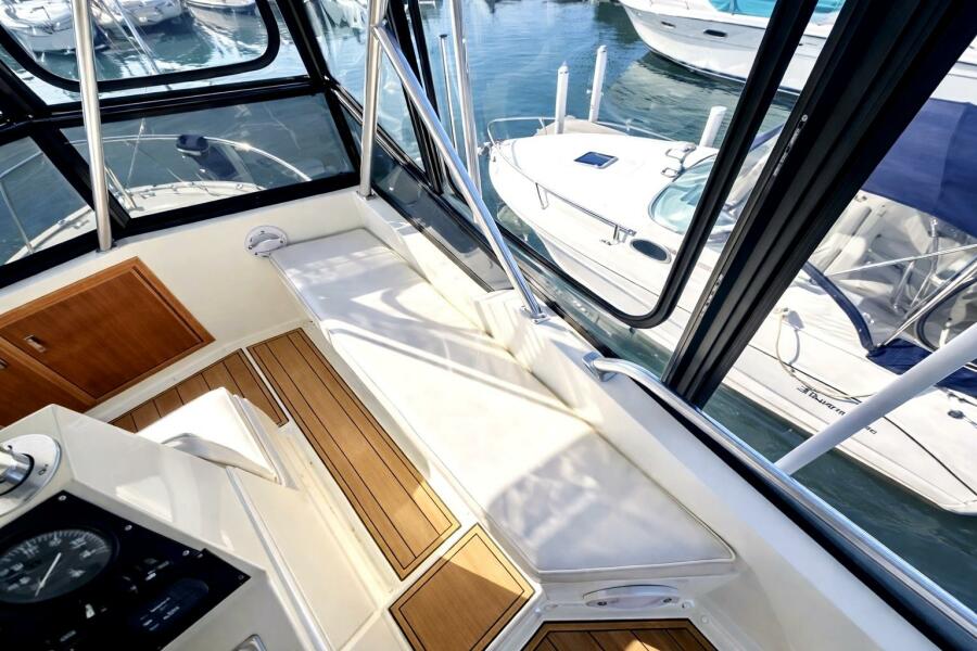 35' 1986 Viking Convertible