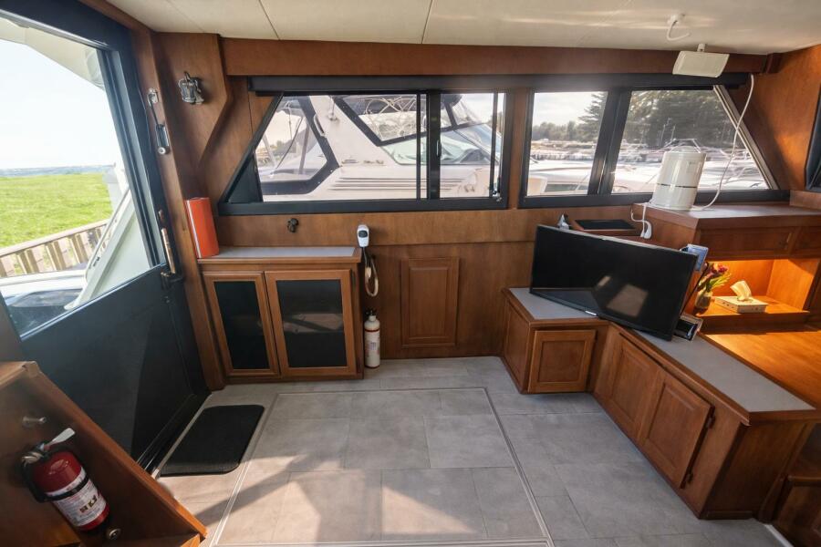 35' 1986 Viking Convertible