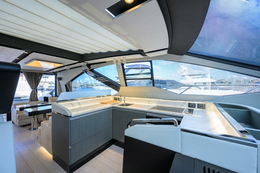 70' 2019 Azimut S7