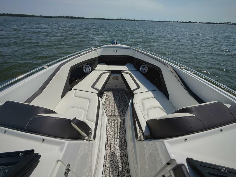 29' 2020 Monterey 305 SS