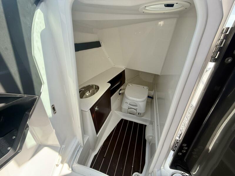 29' 2020 Monterey 305 SS