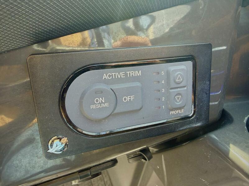 29' 2020 Monterey 305 SS