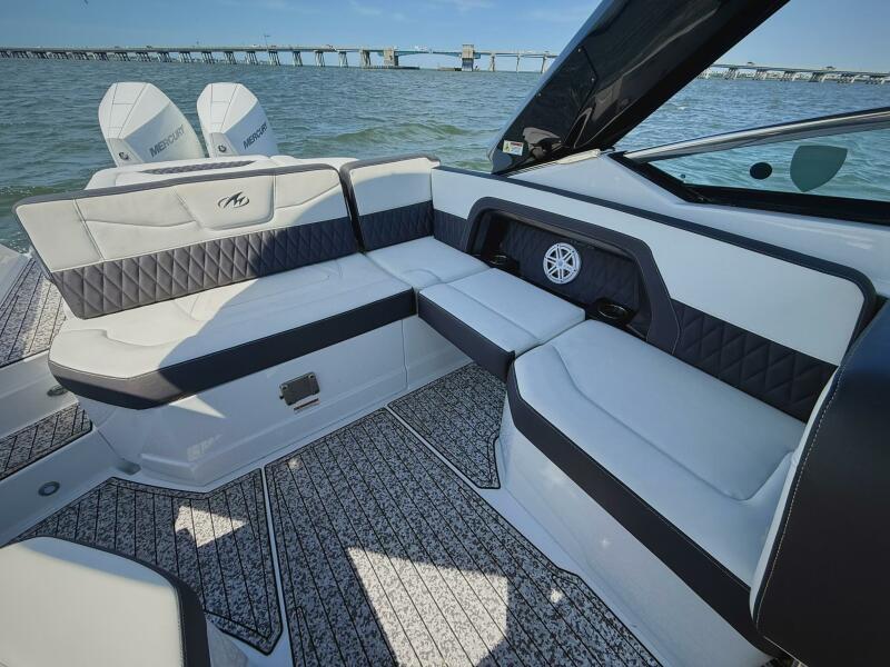 29' 2020 Monterey 305 SS