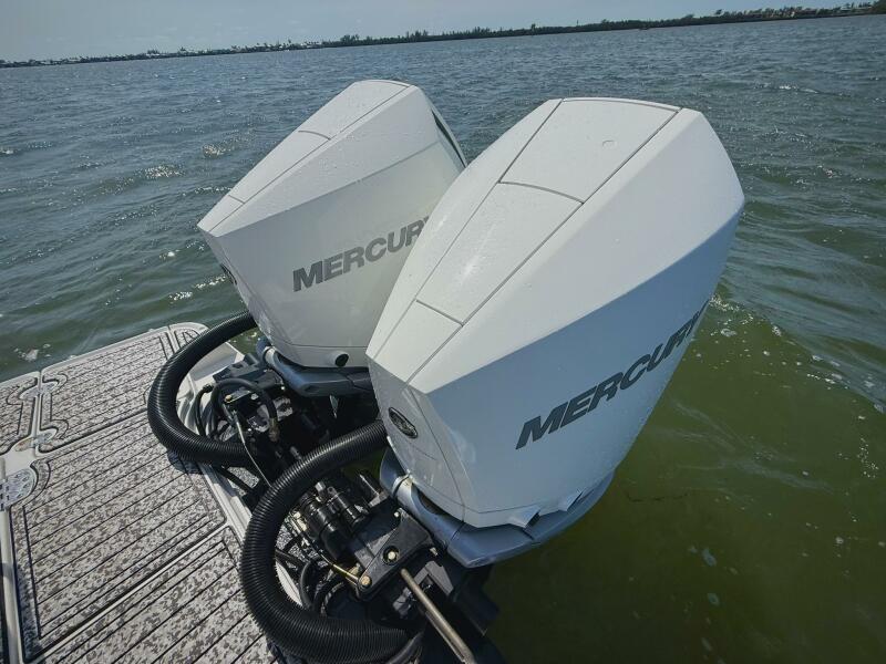 29' 2020 Monterey 305 SS