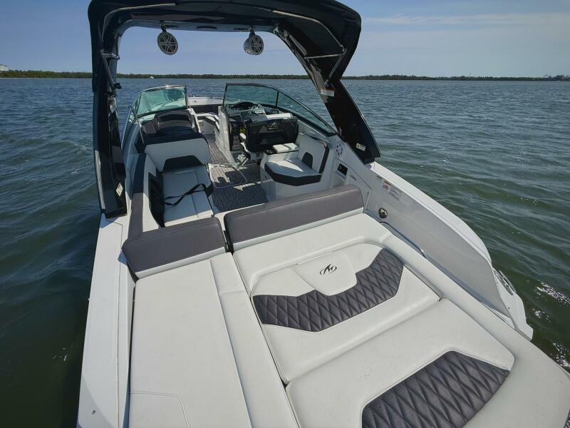 29' 2020 Monterey 305 SS