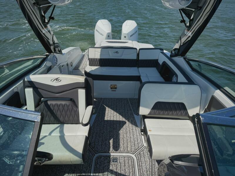 29' 2020 Monterey 305 SS