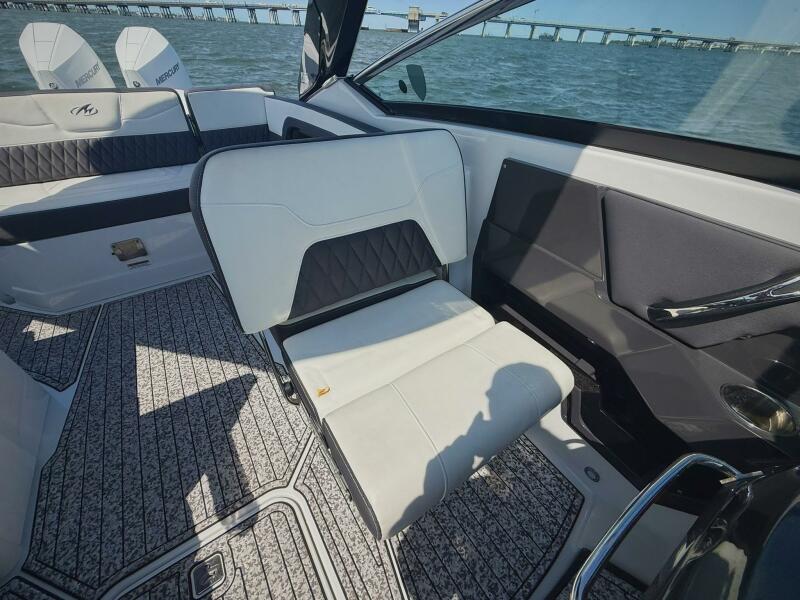 29' 2020 Monterey 305 SS