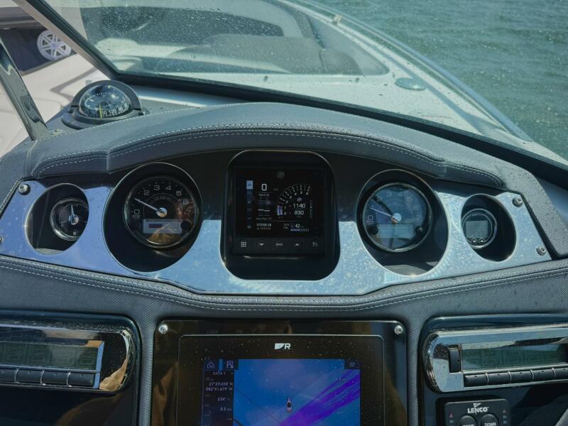 29' 2020 Monterey 305 SS