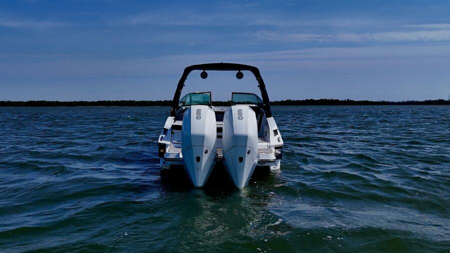 29' 2020 Monterey 305 SS