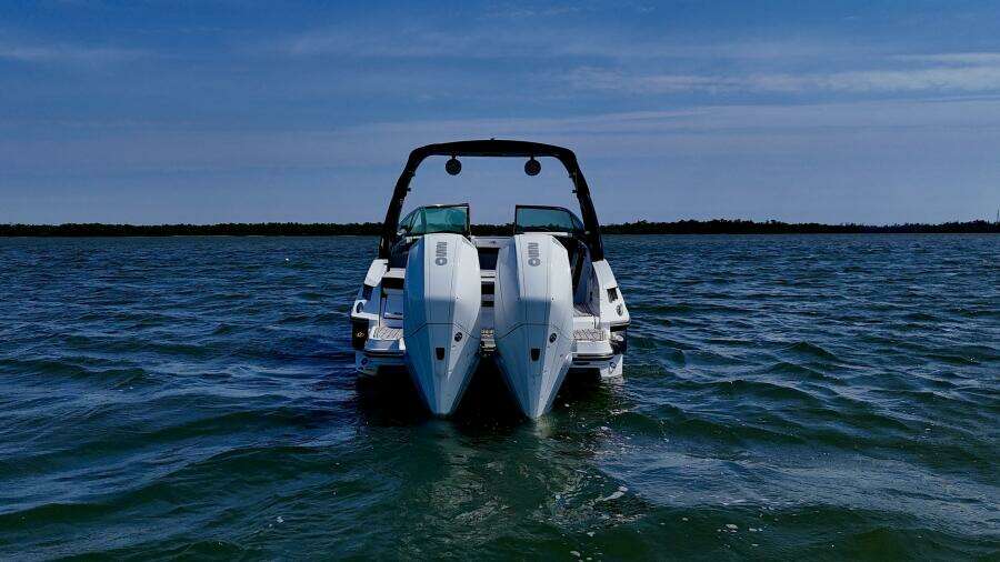 2020 Monterey 29 305SSD