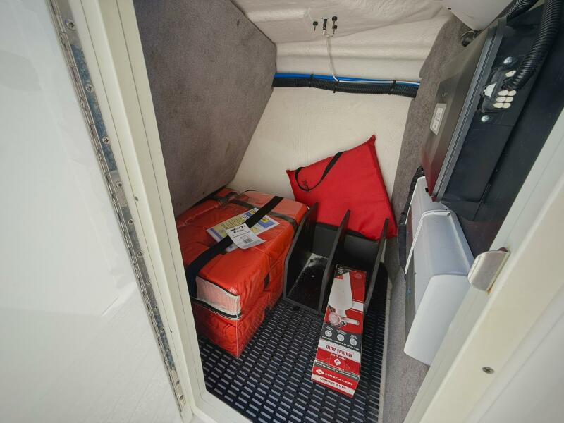 29' 2020 Monterey 305 SS