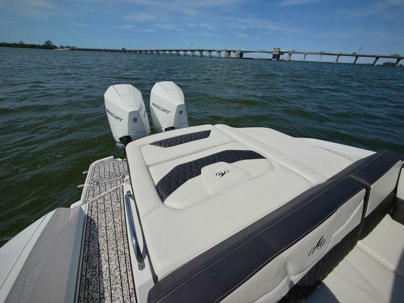 29' 2020 Monterey 305 SS