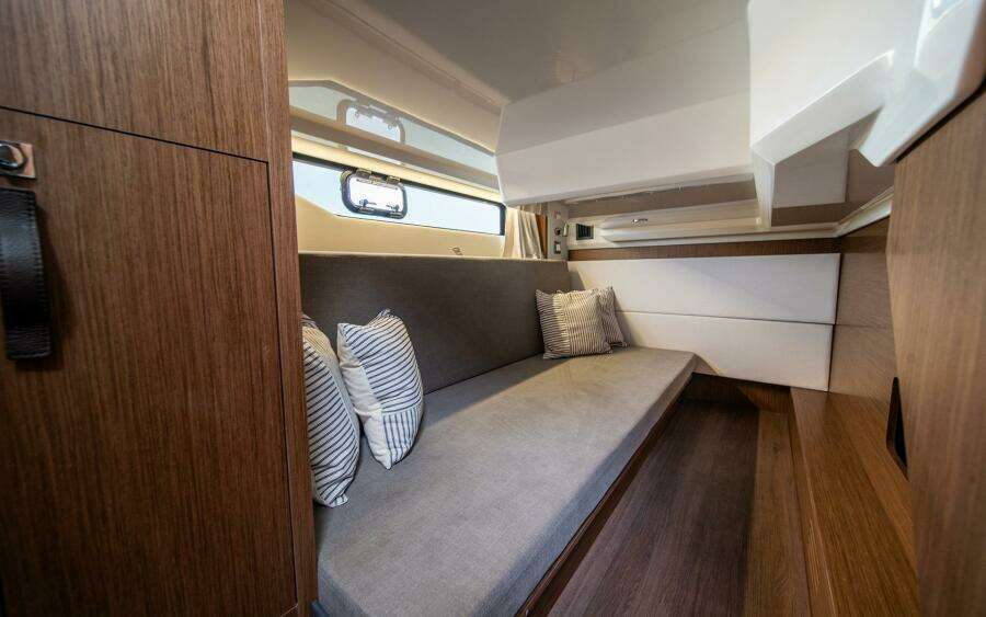 42ft Beneteau Yacht For Sale