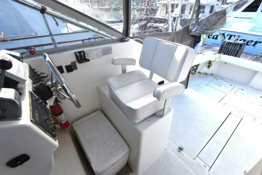 35' 1987 Luhrs Alura