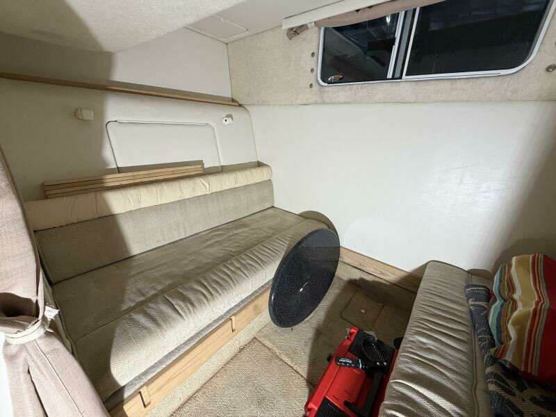 33ft Maxum Yacht For Sale