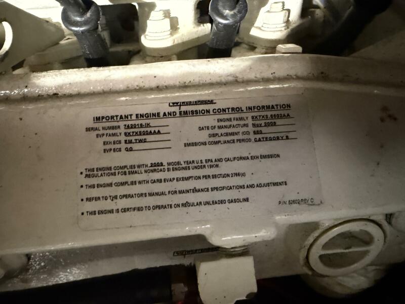 33' 2001 Maxum 3300 SCR