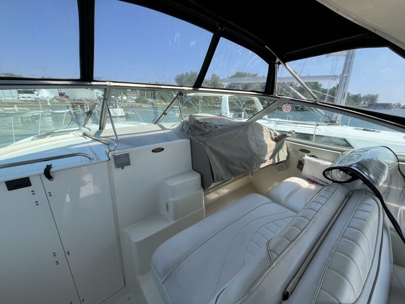 33' 2001 Maxum 3300 SCR