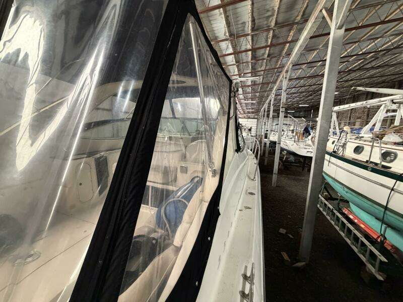 33ft Maxum Yacht For Sale