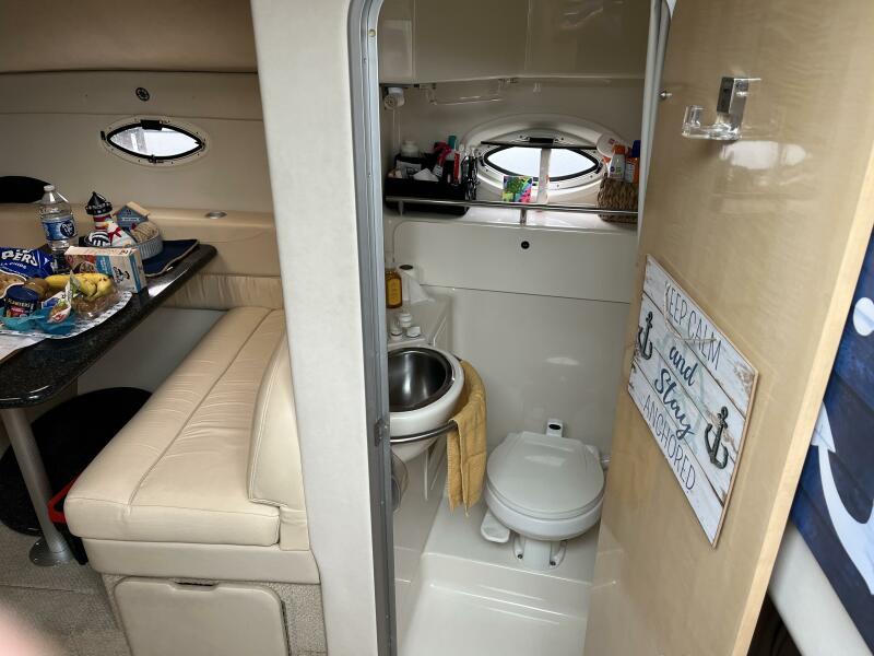 33' 2001 Maxum 3300 SCR