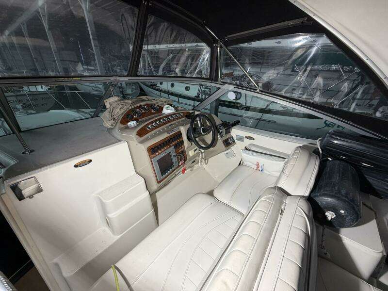 33ft Maxum Yacht For Sale