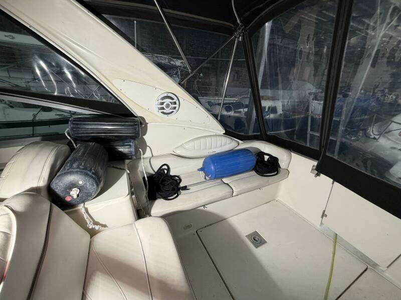 33ft Maxum Yacht For Sale