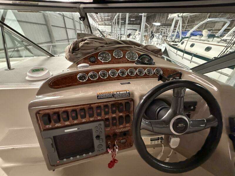 33ft Maxum Yacht For Sale