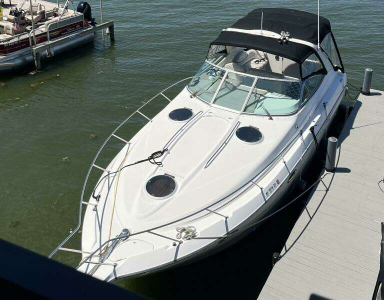 33ft Maxum Yacht For Sale