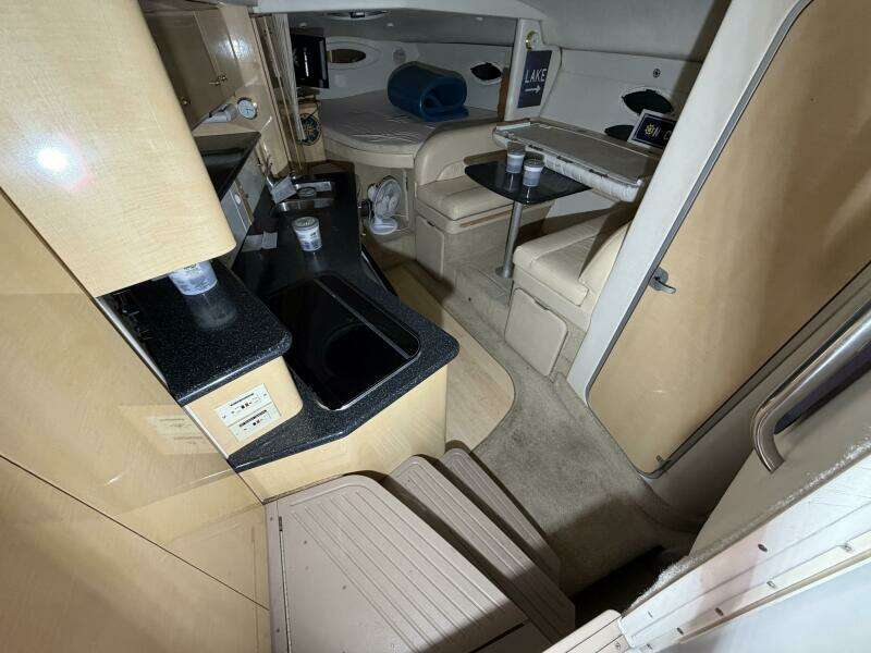 33ft Maxum Yacht For Sale