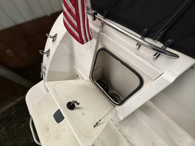 33' 2001 Maxum 3300 SCR