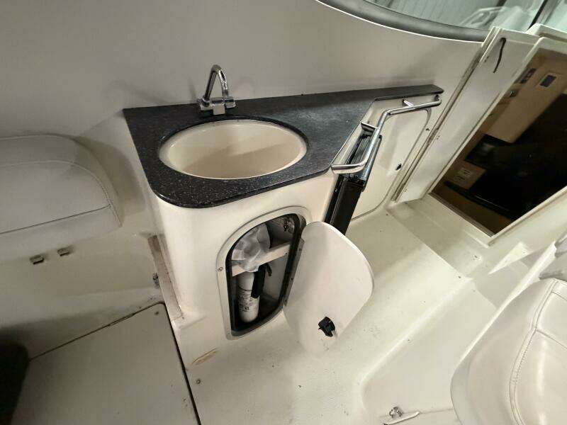 33ft Maxum Yacht For Sale