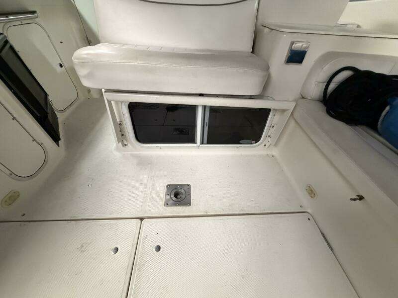 33ft Maxum Yacht For Sale