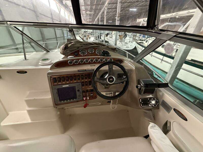 33ft Maxum Yacht For Sale