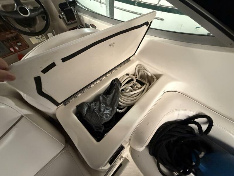 33' 2001 Maxum 3300 SCR