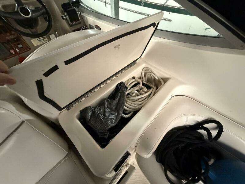 33ft Maxum Yacht For Sale