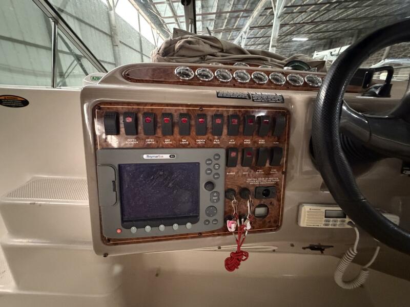 33' 2001 Maxum 3300 SCR