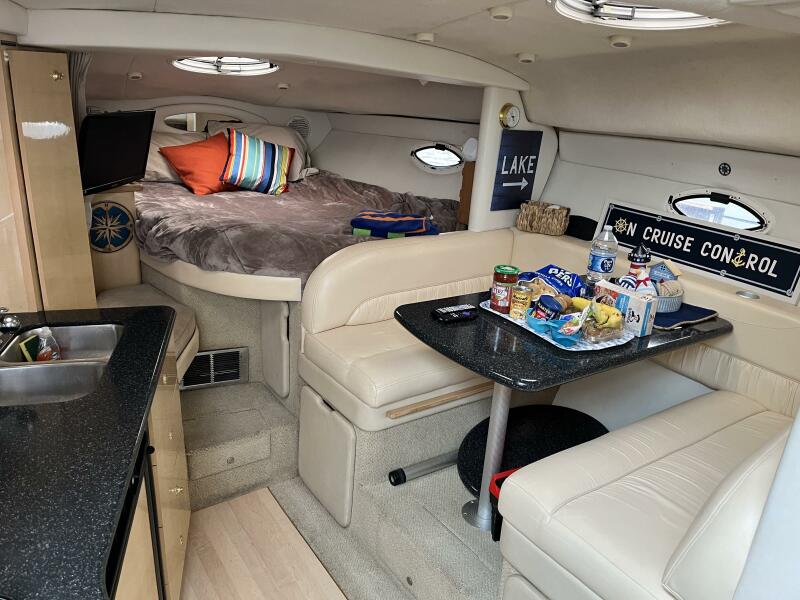 33' 2001 Maxum 3300 SCR