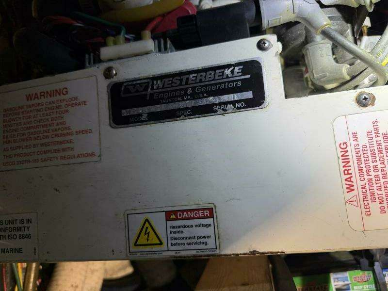 33ft Maxum Yacht For Sale