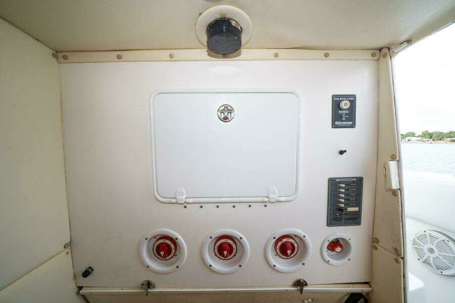 37ft SeaHunter Yacht For Sale