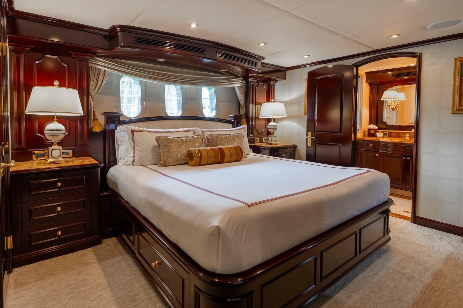 2006 Trinity Yachts Tri-Deck MY