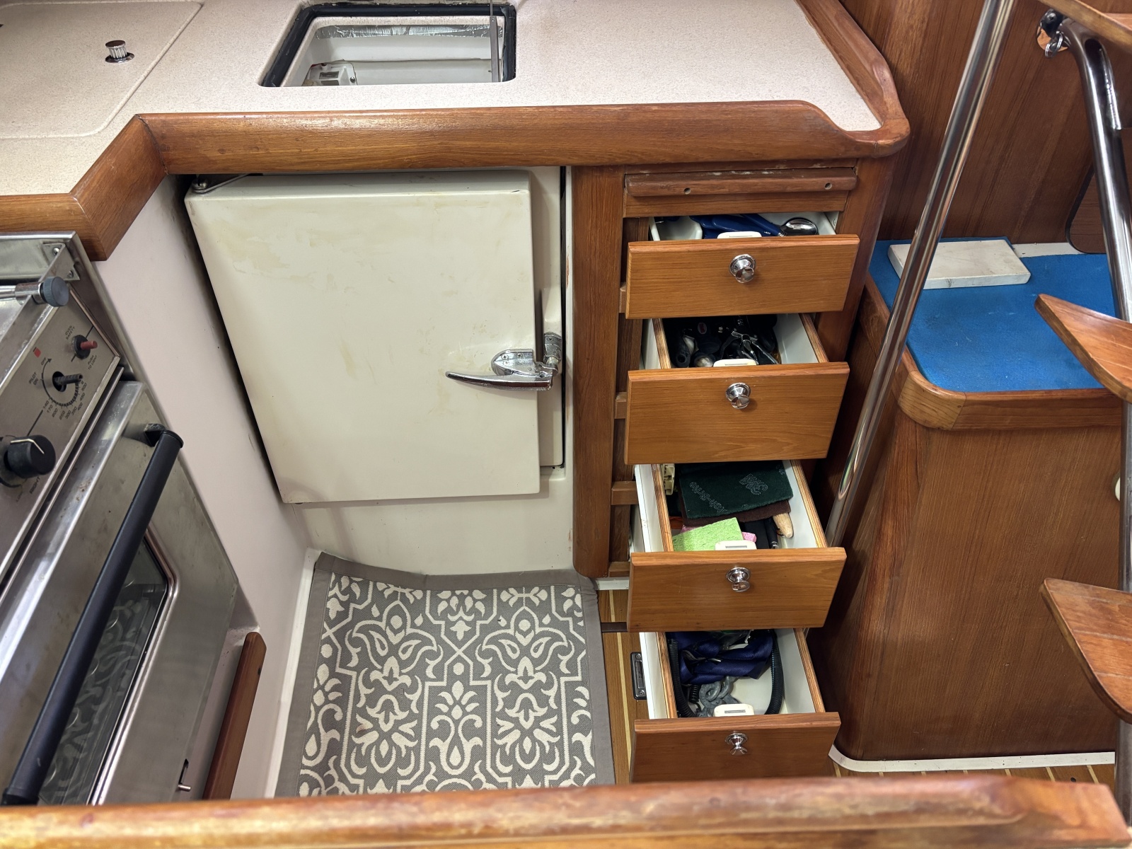 35' 2003 Catalina 350