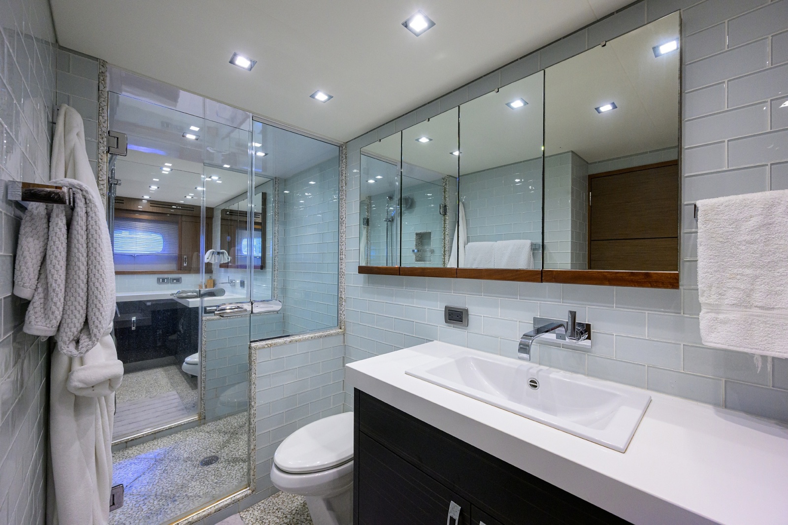 80' 2013 Hatteras 80 Motor Yacht