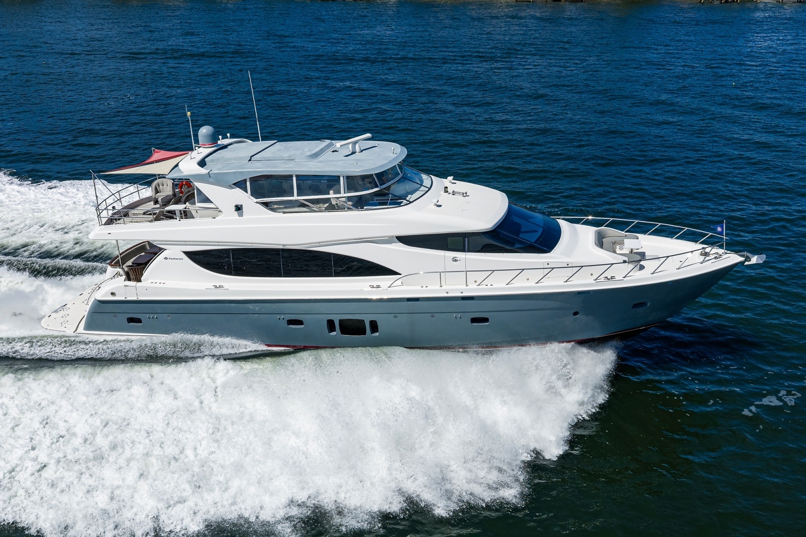 2013 Hatteras 80 Motor Yacht