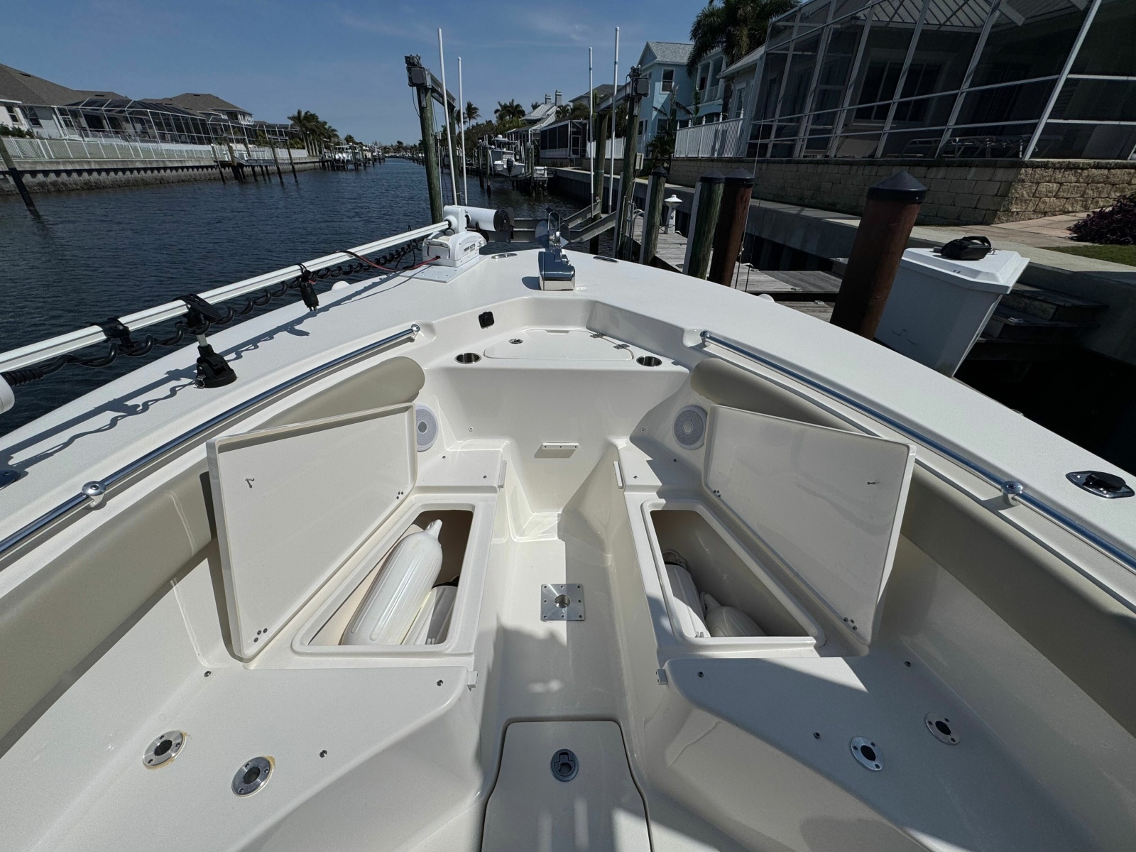 24' 2022 Key West 244 Center Console