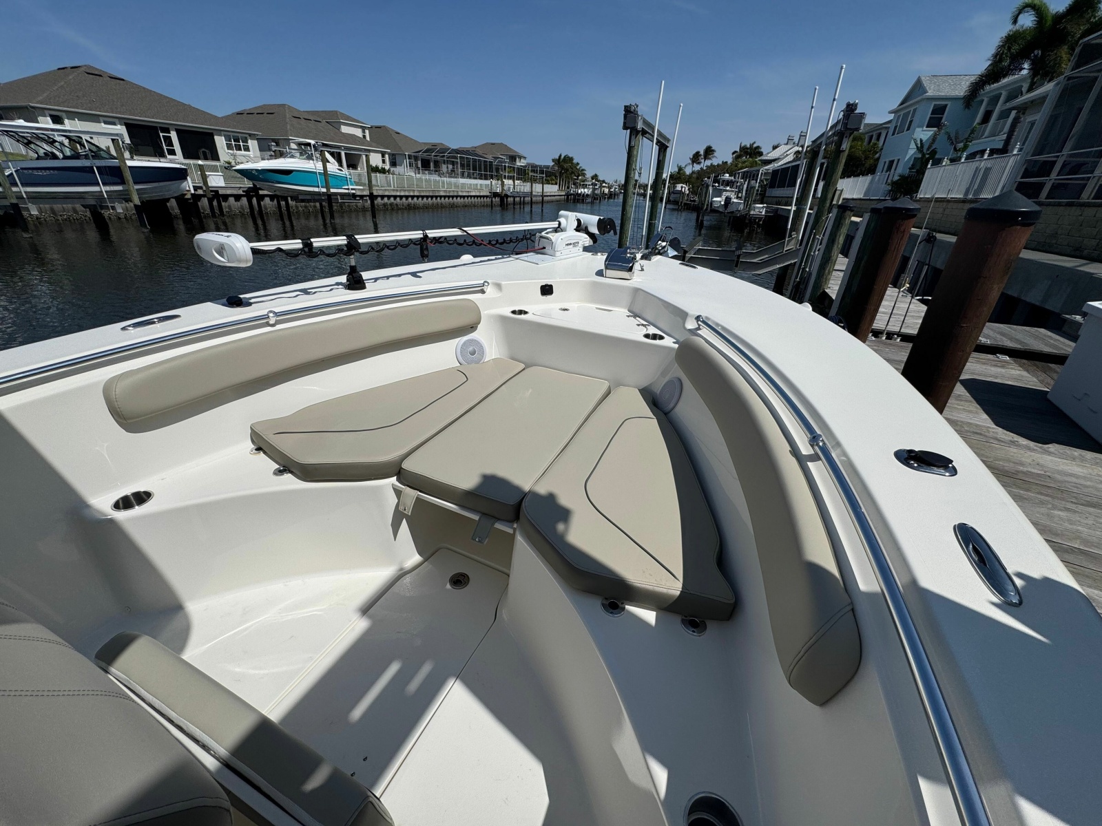 24' 2022 Key West 244 Center Console