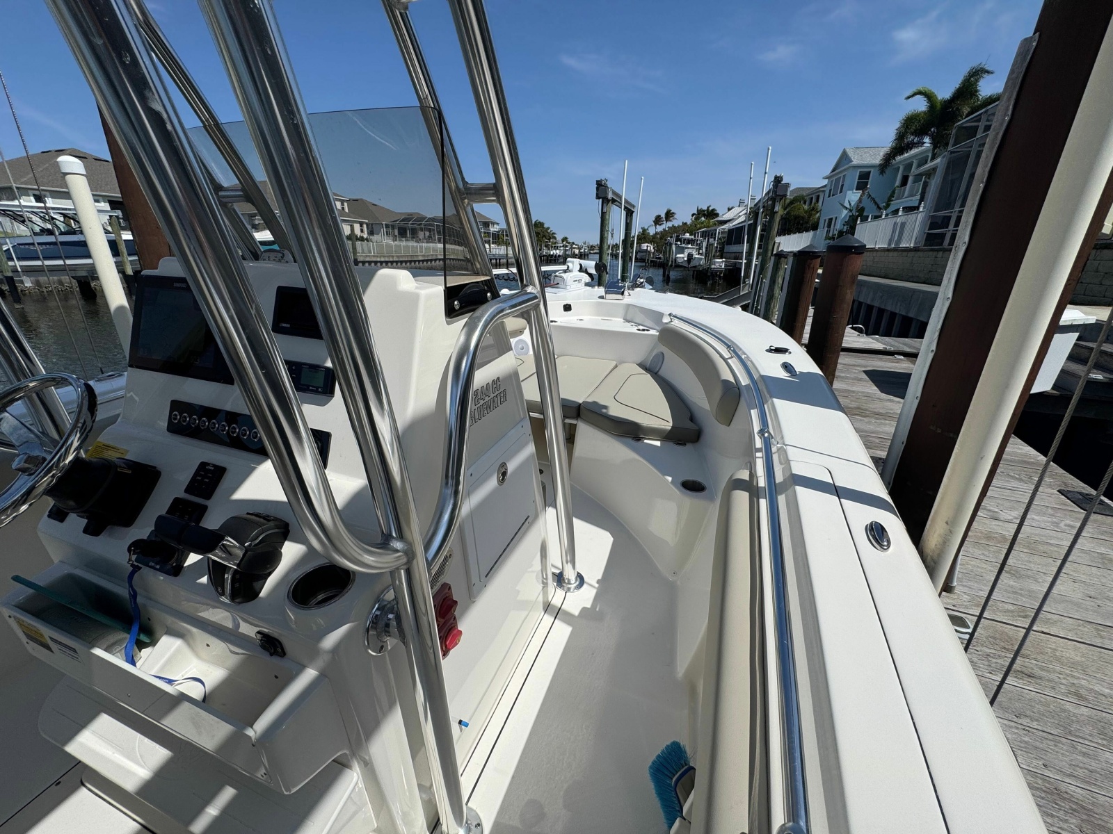 24' 2022 Key West 244 Center Console
