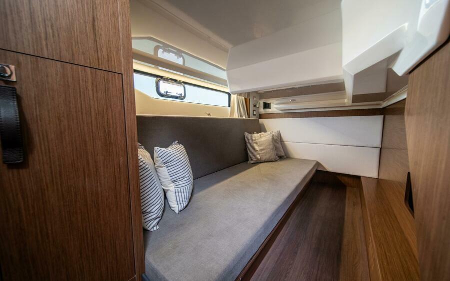 42' 2026 Beneteau Antares 12 Coupe