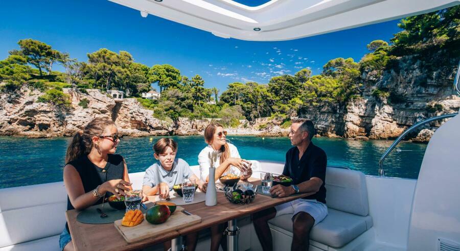 42' 2026 Beneteau Antares 12 Coupe