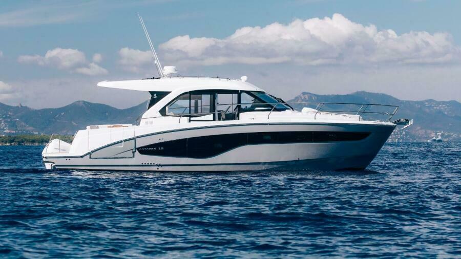 42' 2026 Beneteau Antares 12 Coupe