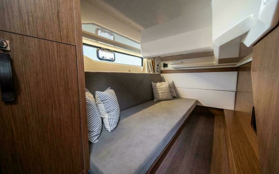 42ft Beneteau Yacht For Sale